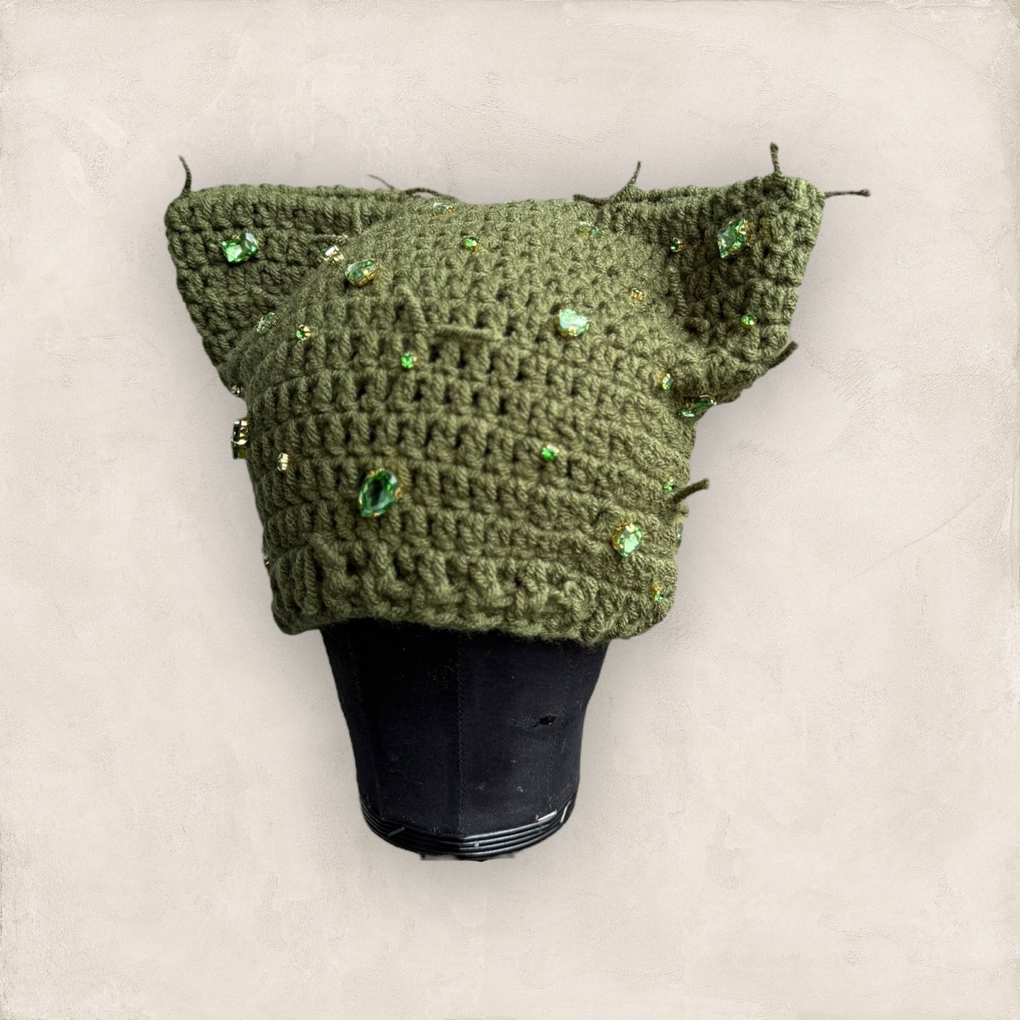 Green cat jewel