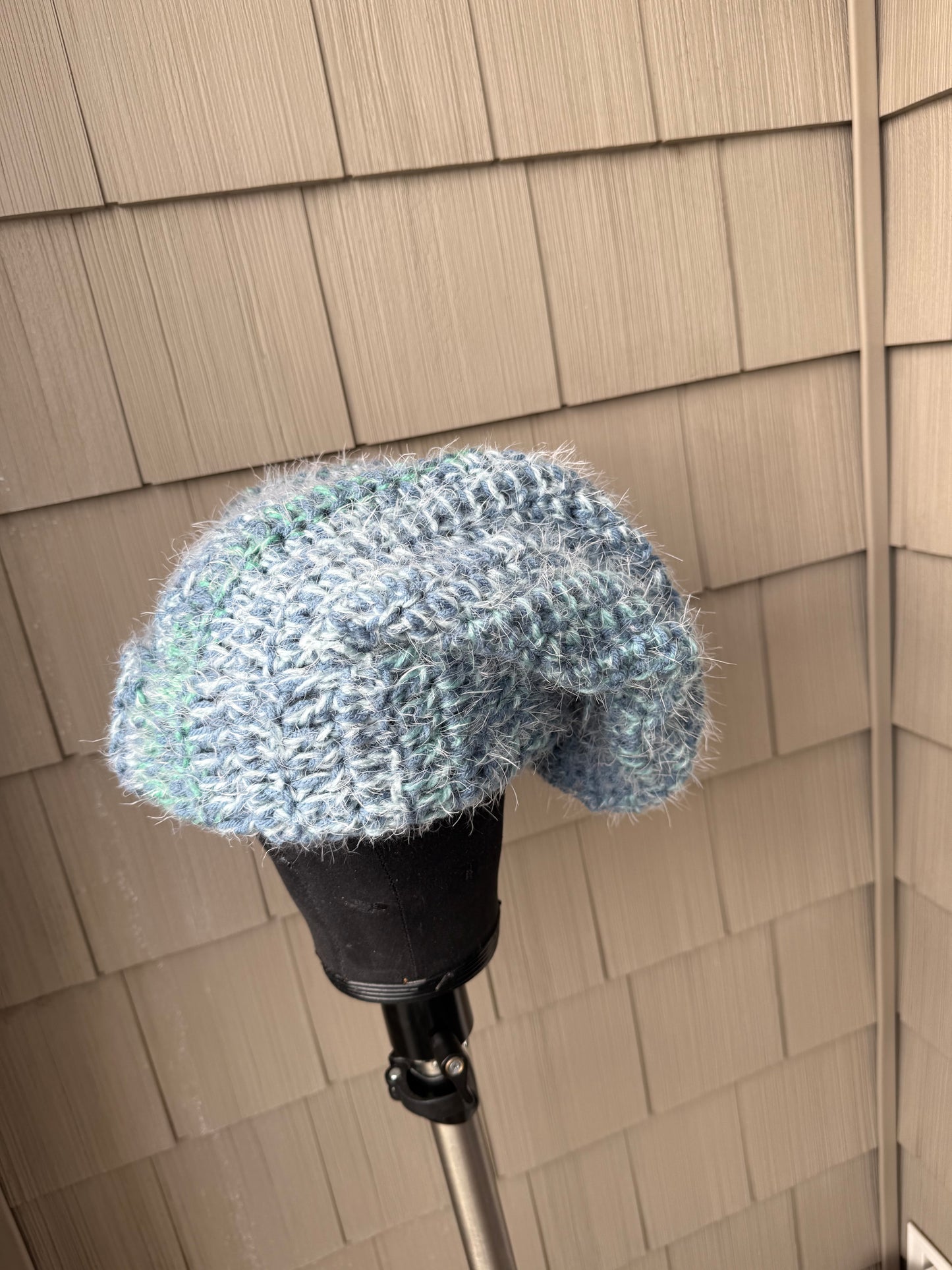 Fluff me blue sky’s slouchy