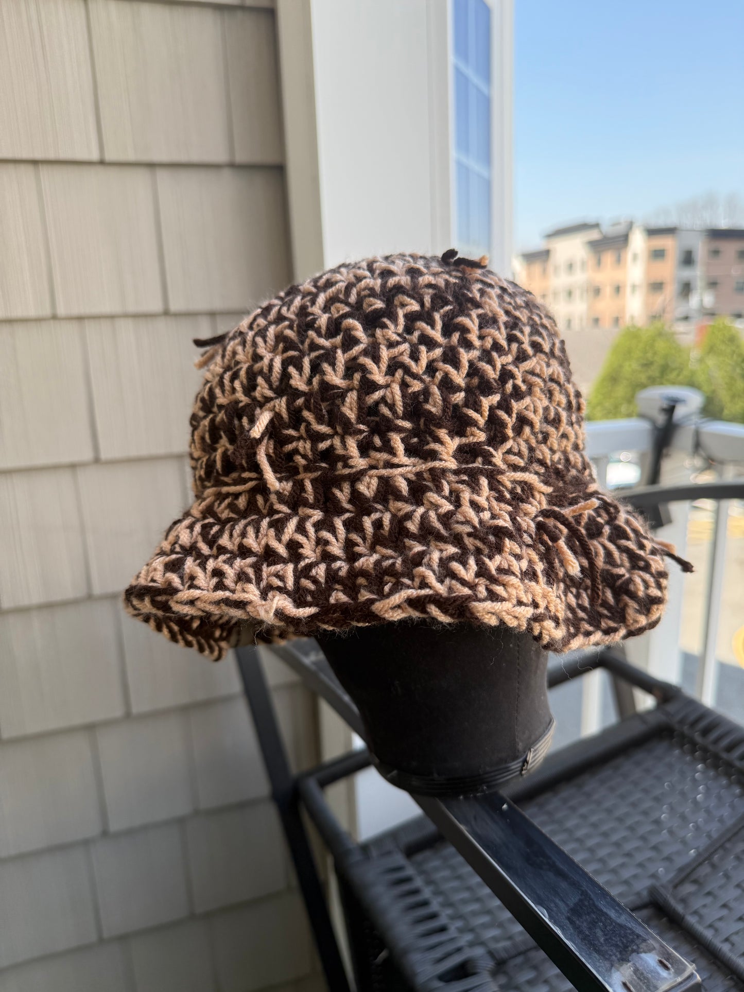 Brown swirl bucket hat