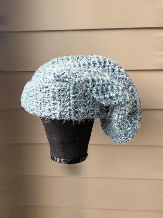 Fluff me blue sky’s slouchy